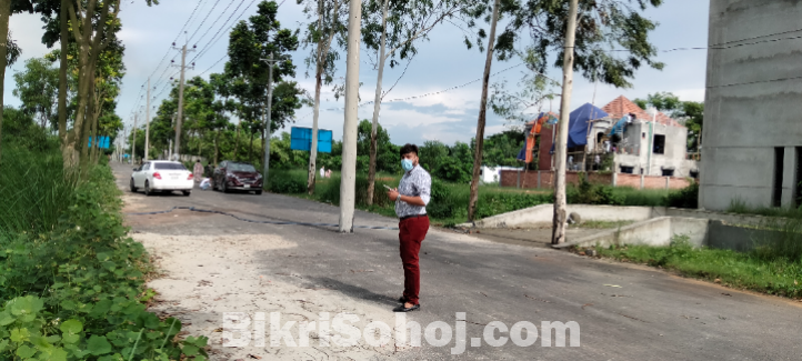 বাউন্ডারি করা প্লট কিনেই বাড়ি করুন